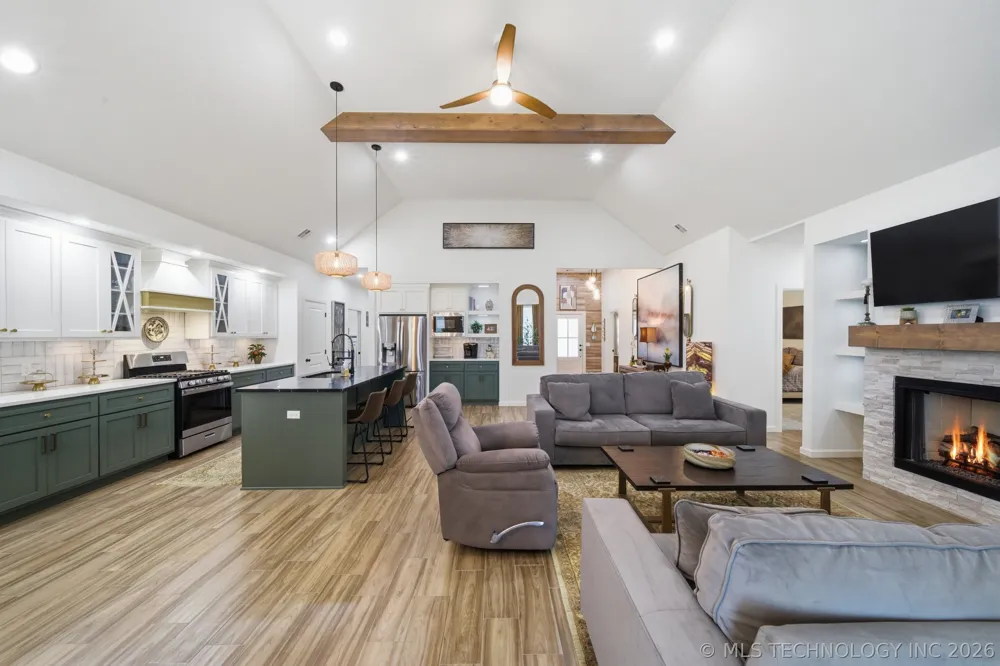 18960 E Orchard Circle Catoosa, OK 74015