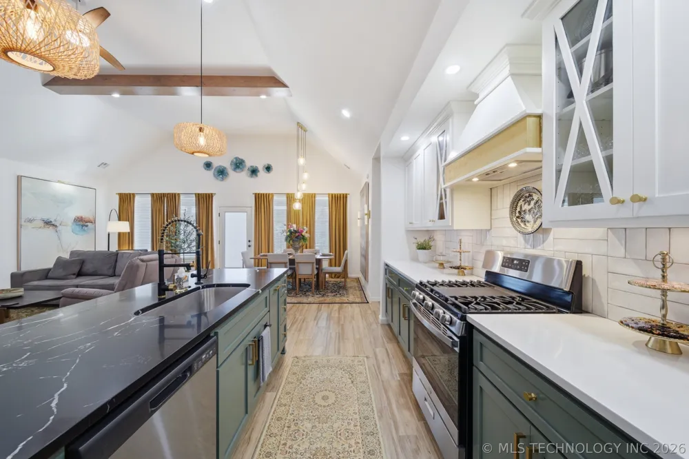 18960 E Orchard Circle Catoosa, OK 74015