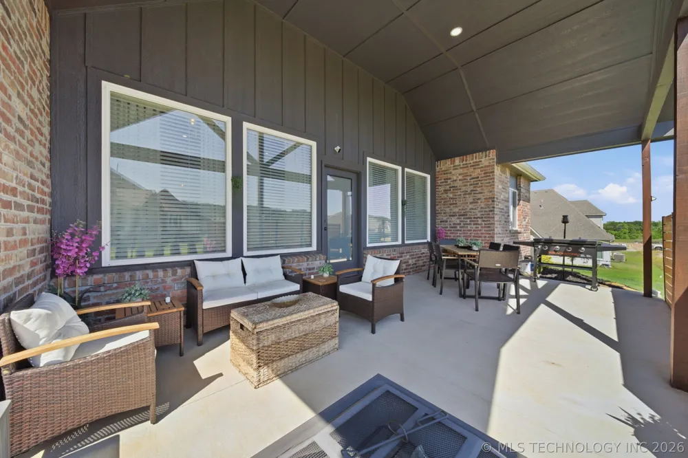 18960 E Orchard Circle Catoosa, OK 74015