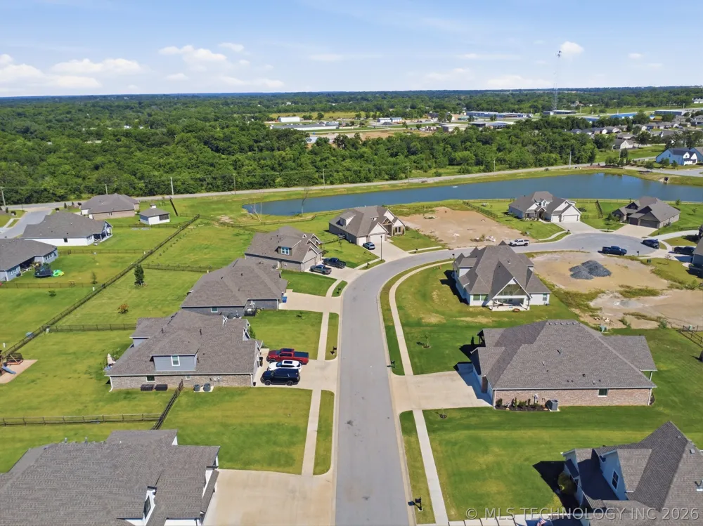 18960 E Orchard Circle Catoosa, OK 74015