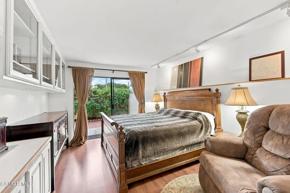 292 San Vincente Circle Newbury Park, CA 91320