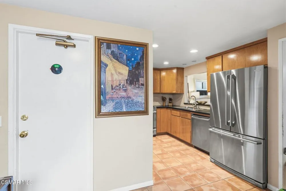 292 San Vincente Circle Newbury Park, CA 91320