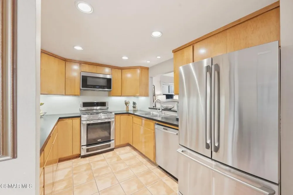 292 San Vincente Circle Newbury Park, CA 91320