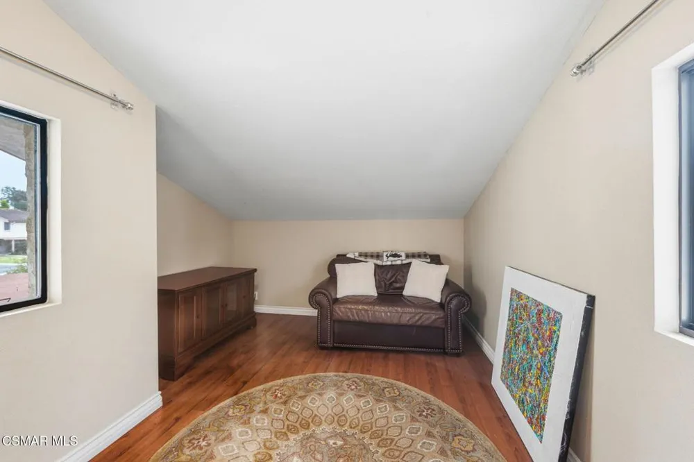 292 San Vincente Circle Newbury Park, CA 91320