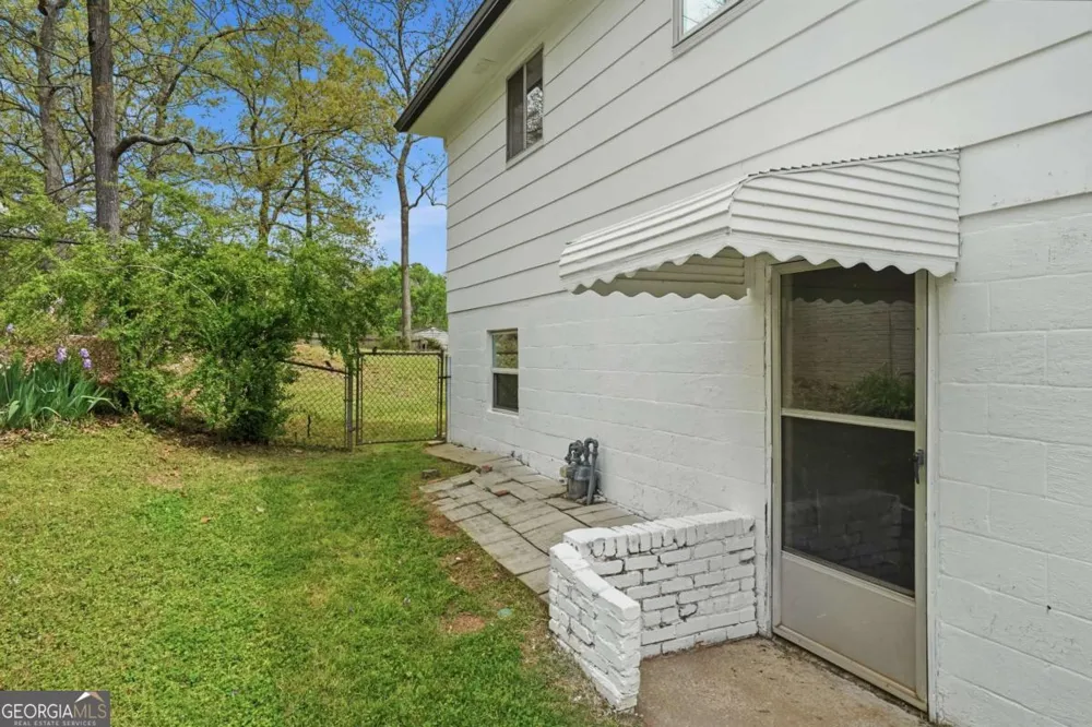 1143 Creekdale DR Clarkston, GA 30021