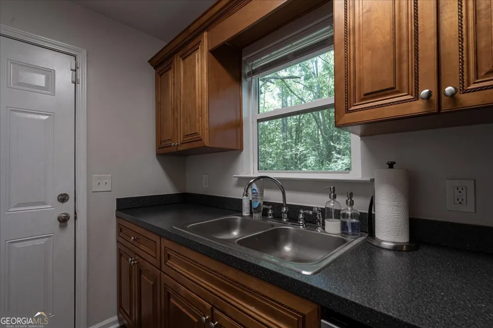 508 Thurmond CIR Statham, GA 30666