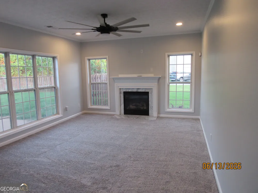 305 Sunderland CIR Fayetteville, GA 30215