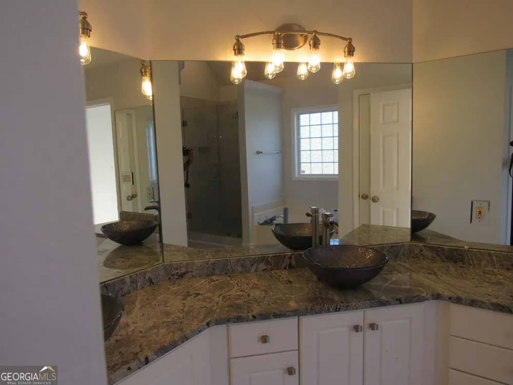 305 Sunderland CIR Fayetteville, GA 30215