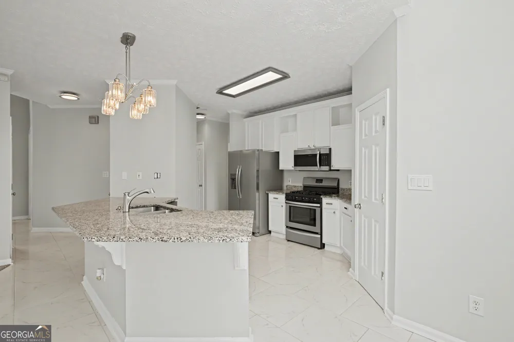 305 Sunderland CIR Fayetteville, GA 30215