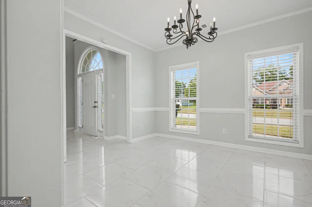 305 Sunderland CIR Fayetteville, GA 30215