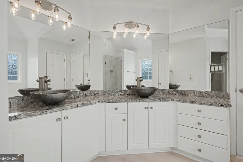 305 Sunderland CIR Fayetteville, GA 30215