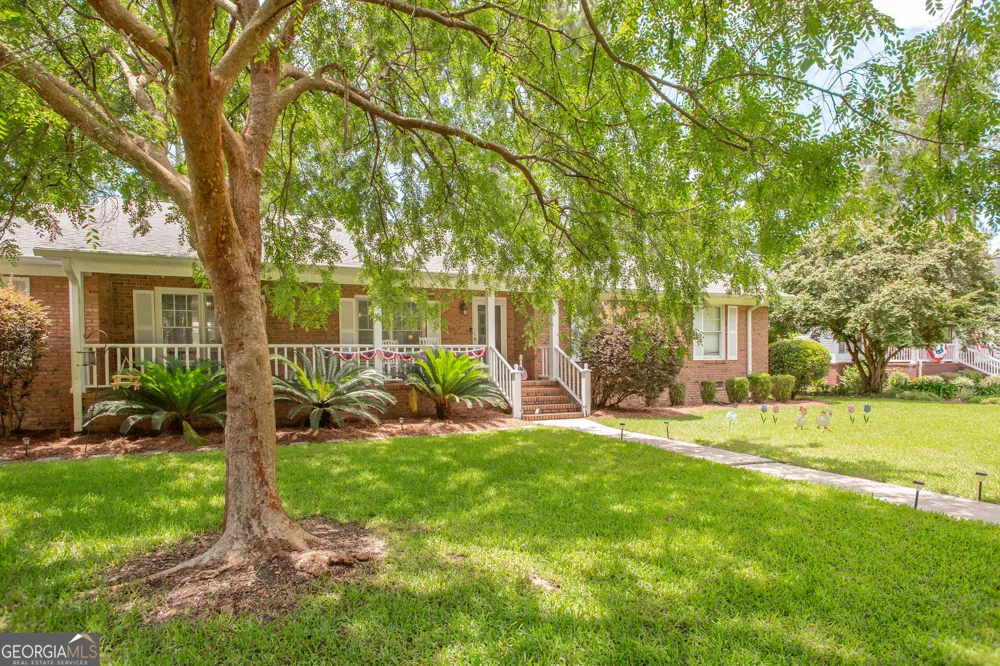 1249 Riverdale DR Waycross, GA 31503