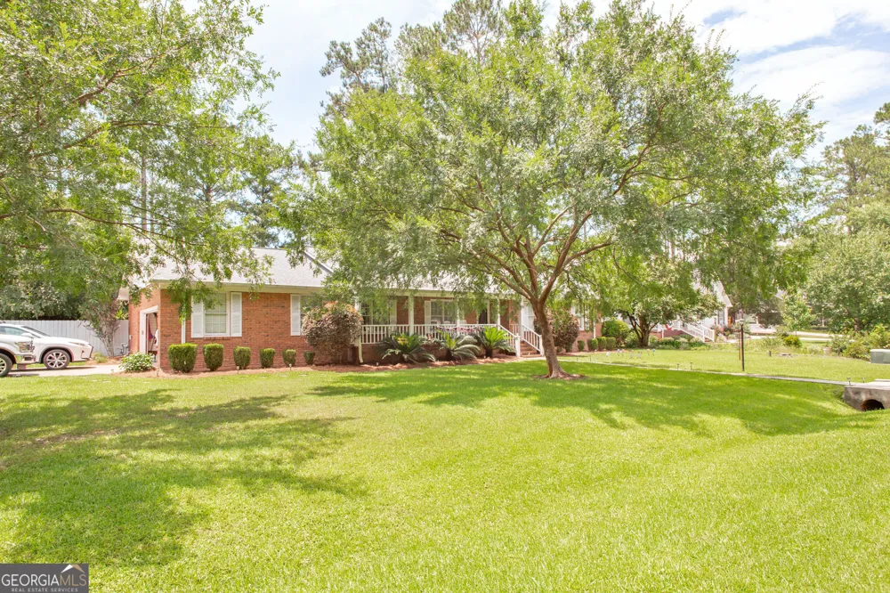 1249 Riverdale DR Waycross, GA 31503