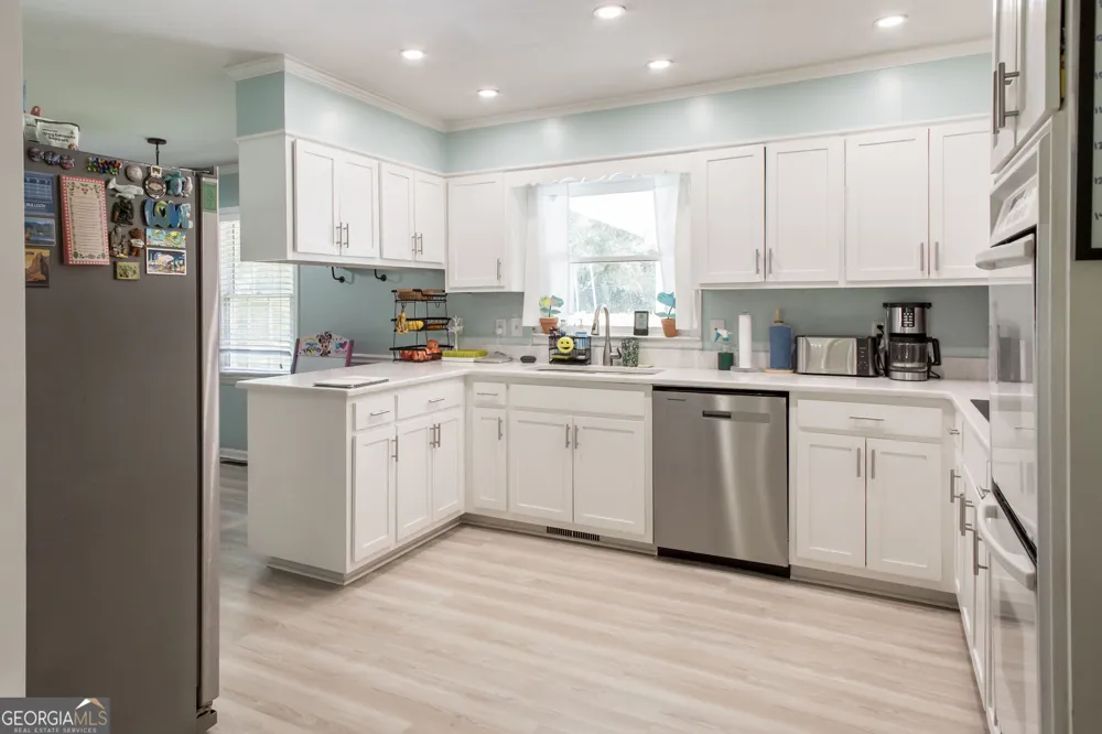 1249 Riverdale DR Waycross, GA 31503