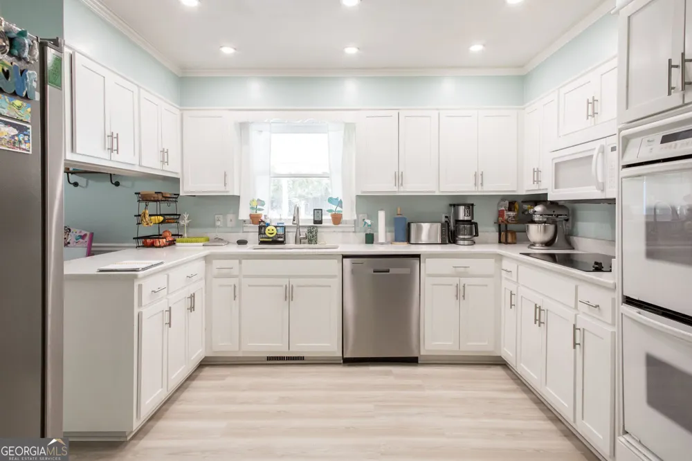 1249 Riverdale DR Waycross, GA 31503