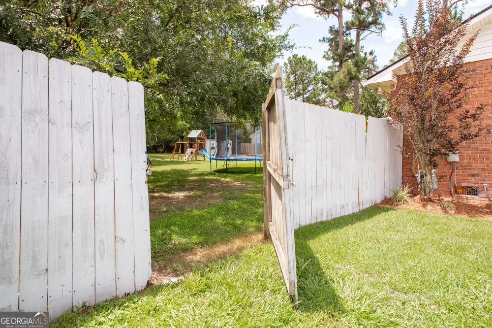 1249 Riverdale DR Waycross, GA 31503