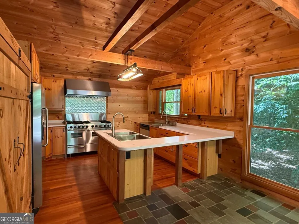 2405 Mountain RD Alpharetta, GA 30004