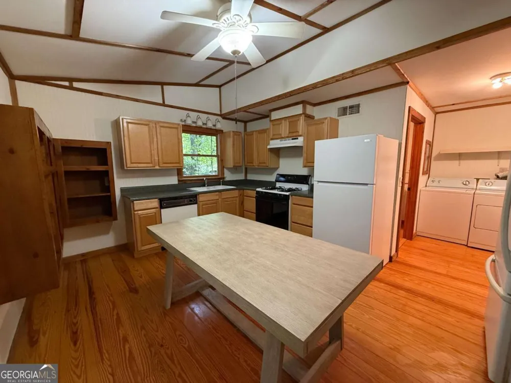 2405 Mountain RD Alpharetta, GA 30004