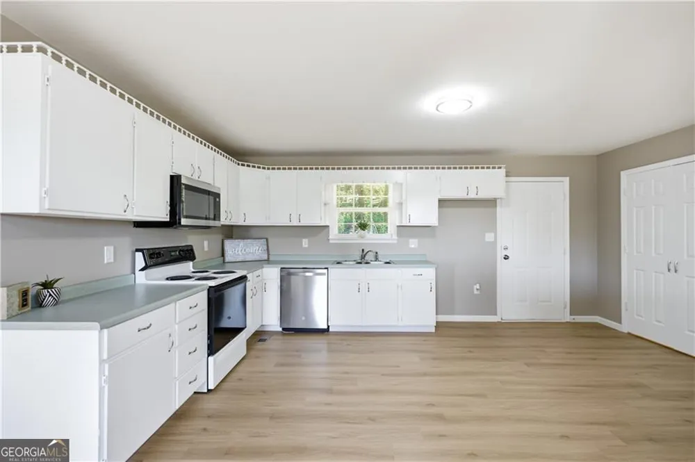 894 Lakeview DR Nicholson, GA 30565