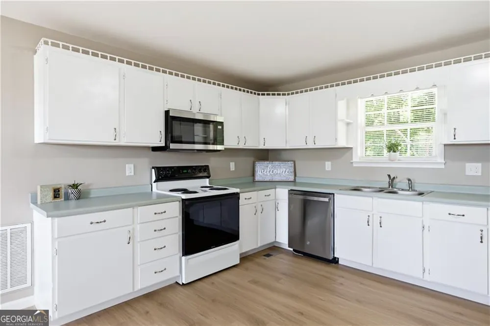 894 Lakeview DR Nicholson, GA 30565