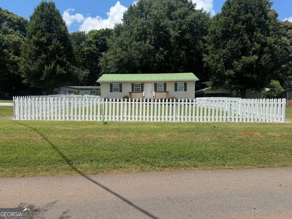 894 Lakeview DR Nicholson, GA 30565