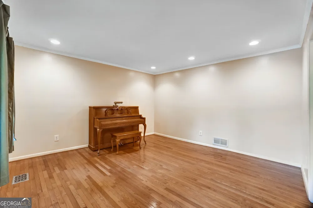 295 Oakmere RD Alpharetta, GA 30009
