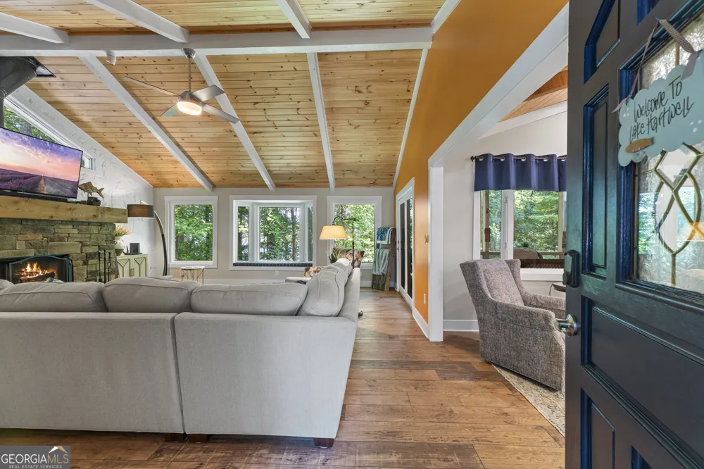 244 Lake View CT Lavonia, GA 30553