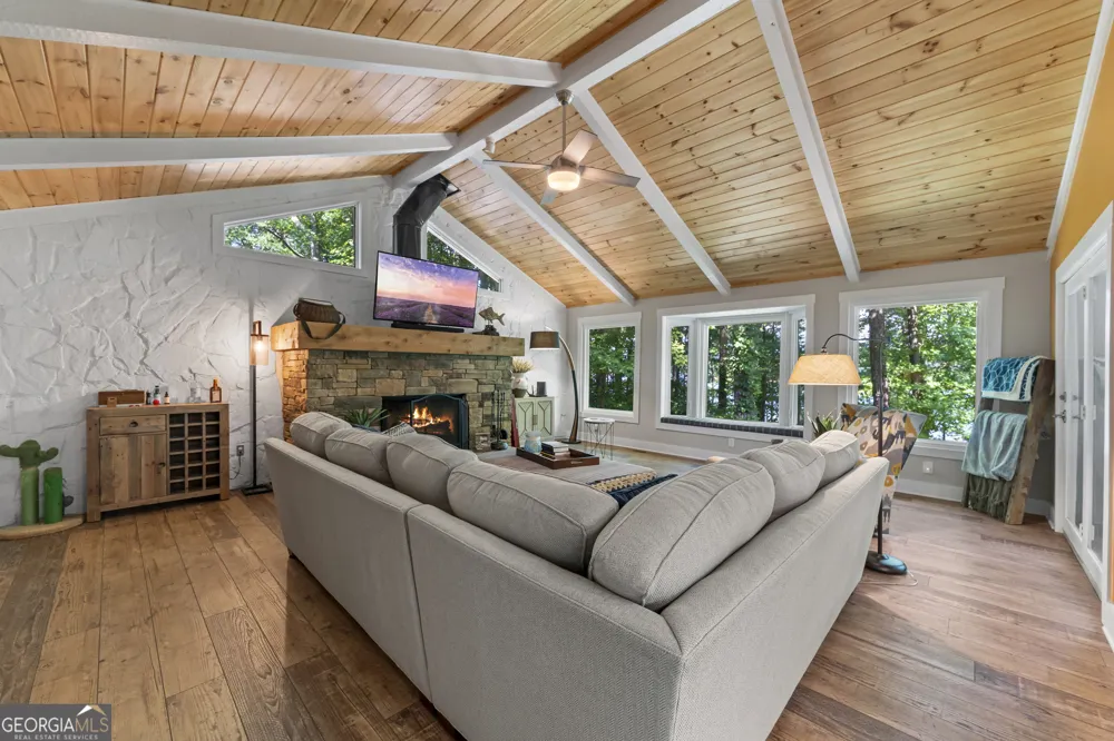 244 Lake View CT Lavonia, GA 30553