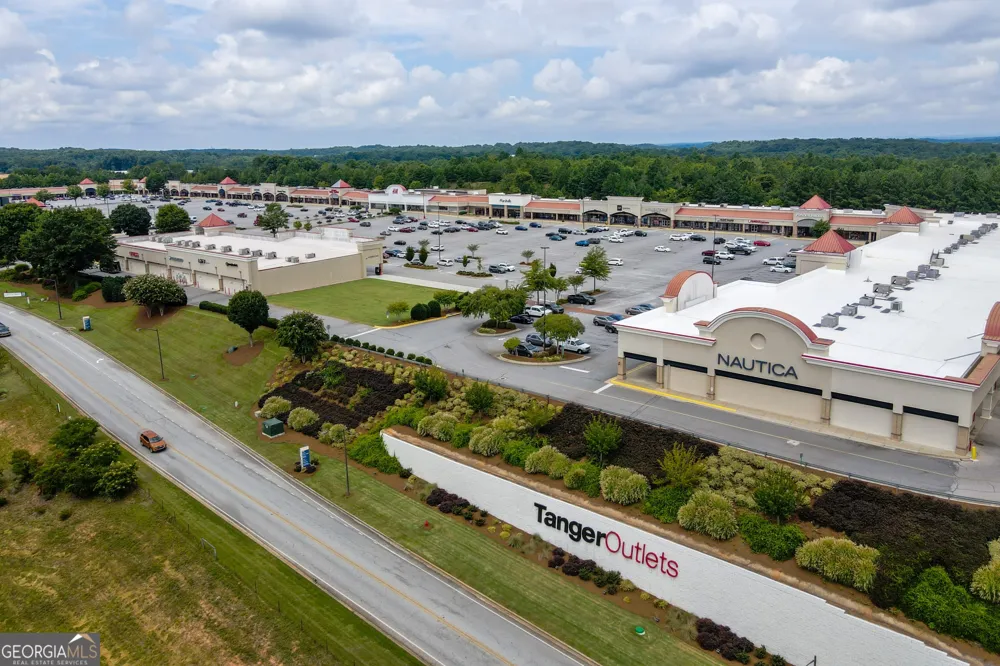 334 Flying Eagle DR Commerce, GA 30529