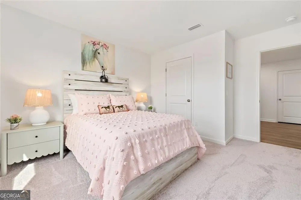 221 Woodlake LNDG Hartwell, GA 30643
