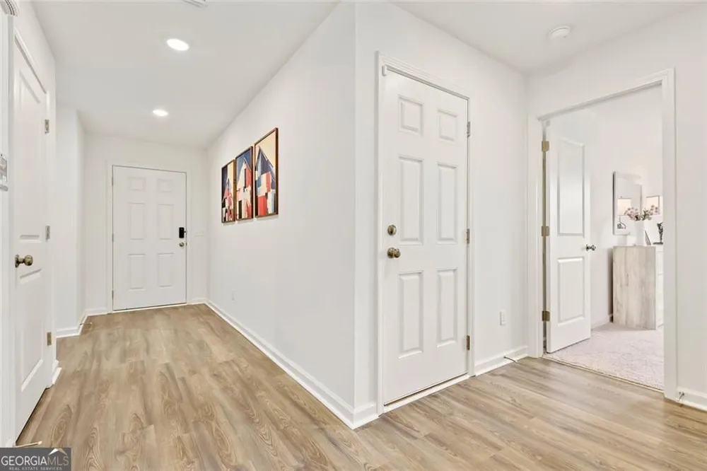 221 Woodlake LNDG Hartwell, GA 30643