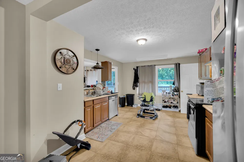 145 Joe Carey RD Winterville, GA 30683