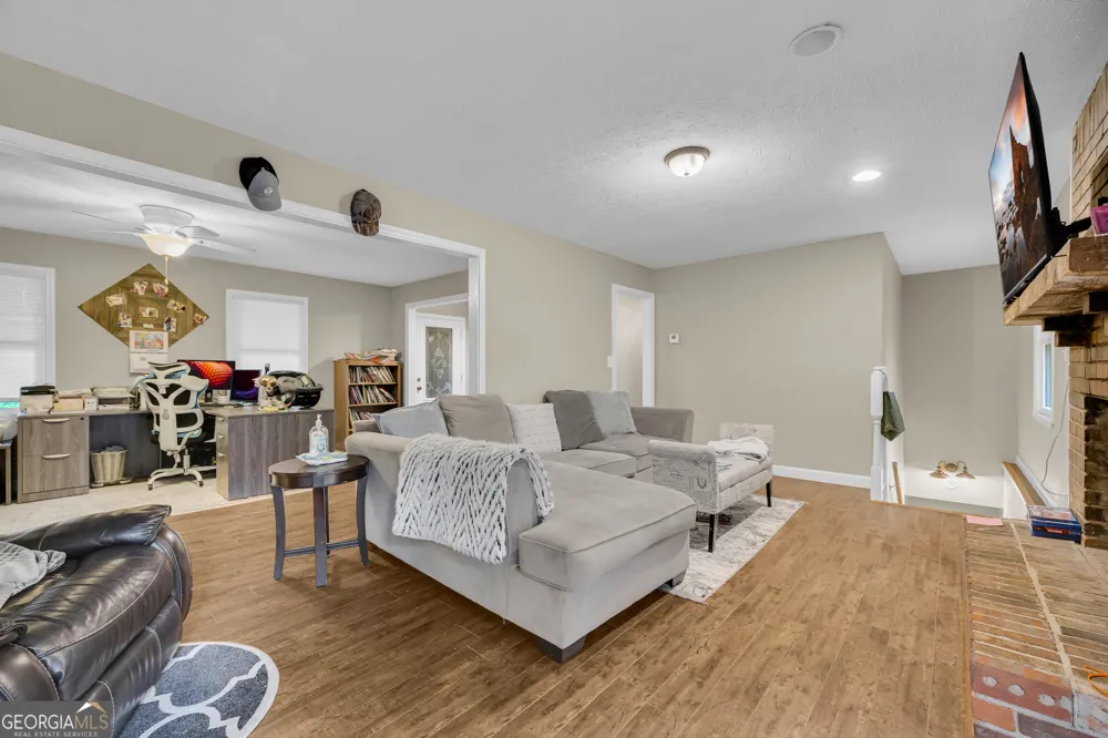 145 Joe Carey RD Winterville, GA 30683