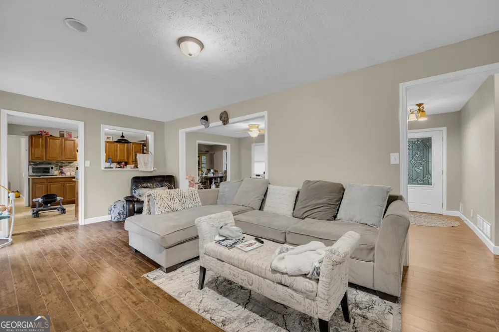 145 Joe Carey RD Winterville, GA 30683