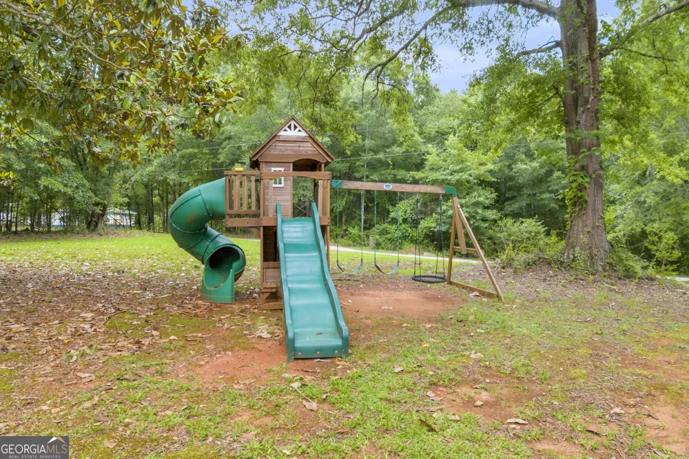 145 Joe Carey RD Winterville, GA 30683