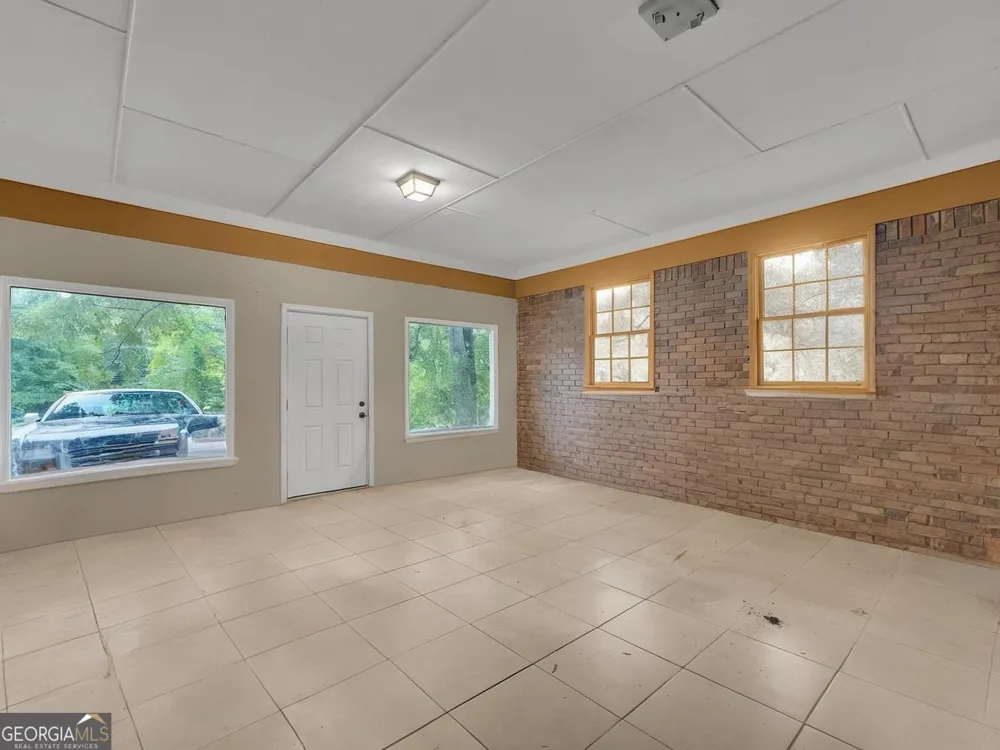 145 Joe Carey RD Winterville, GA 30683