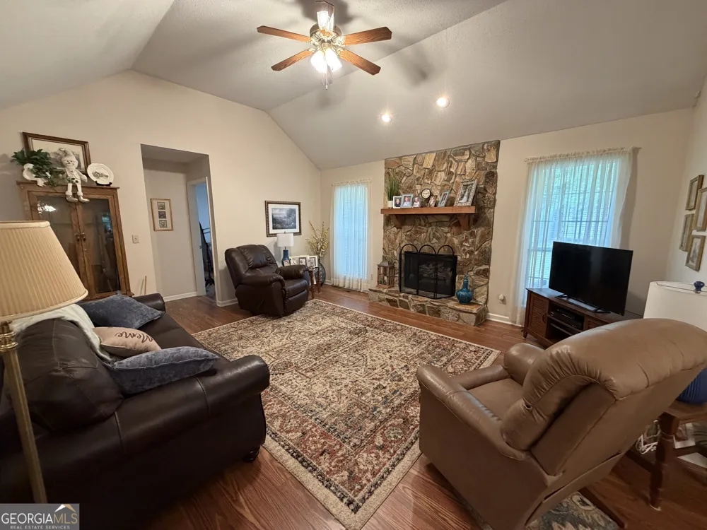 1331 Carl DR Thomson, GA 30824
