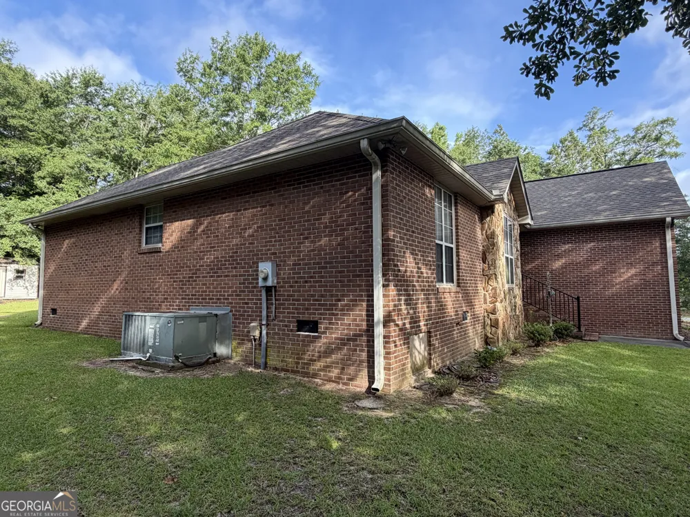 1331 Carl DR Thomson, GA 30824