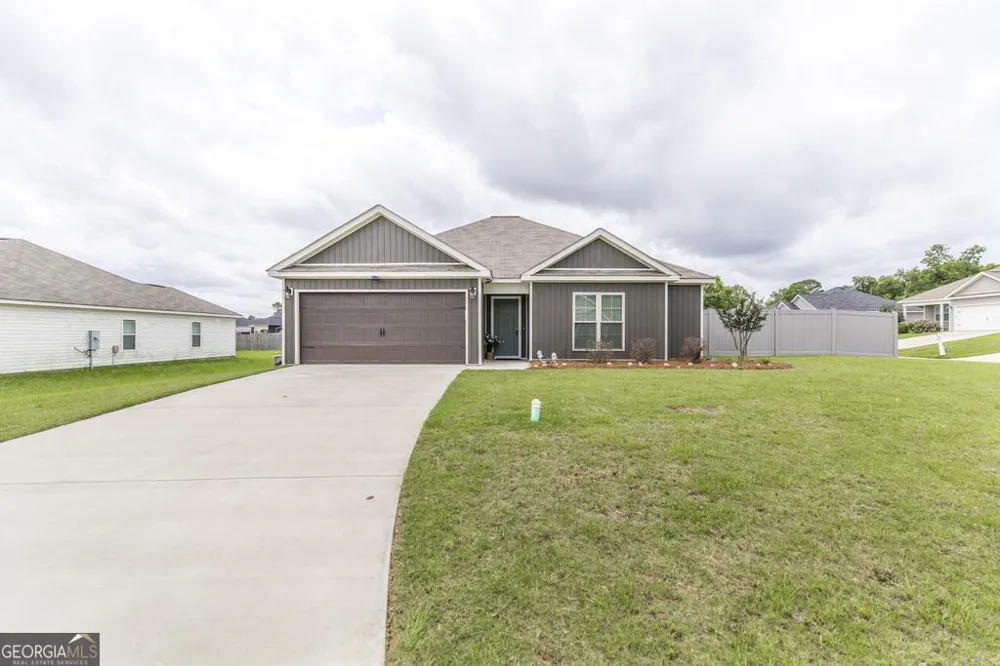 10 Cole DR Hawkinsville, GA 31036