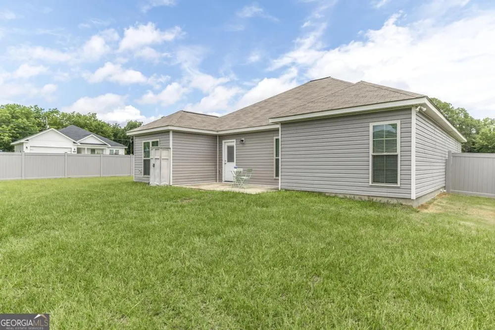 10 Cole DR Hawkinsville, GA 31036