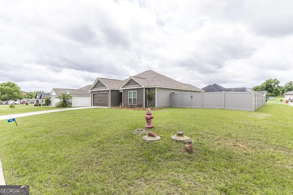 10 Cole DR Hawkinsville, GA 31036