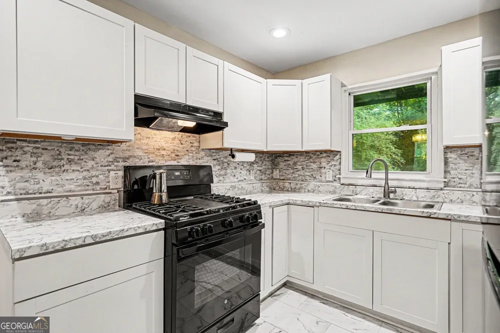 5633 Cypress DR Forest Park, GA 30297