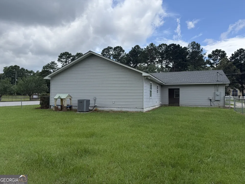 136 Trinity RD Dublin, GA 31021
