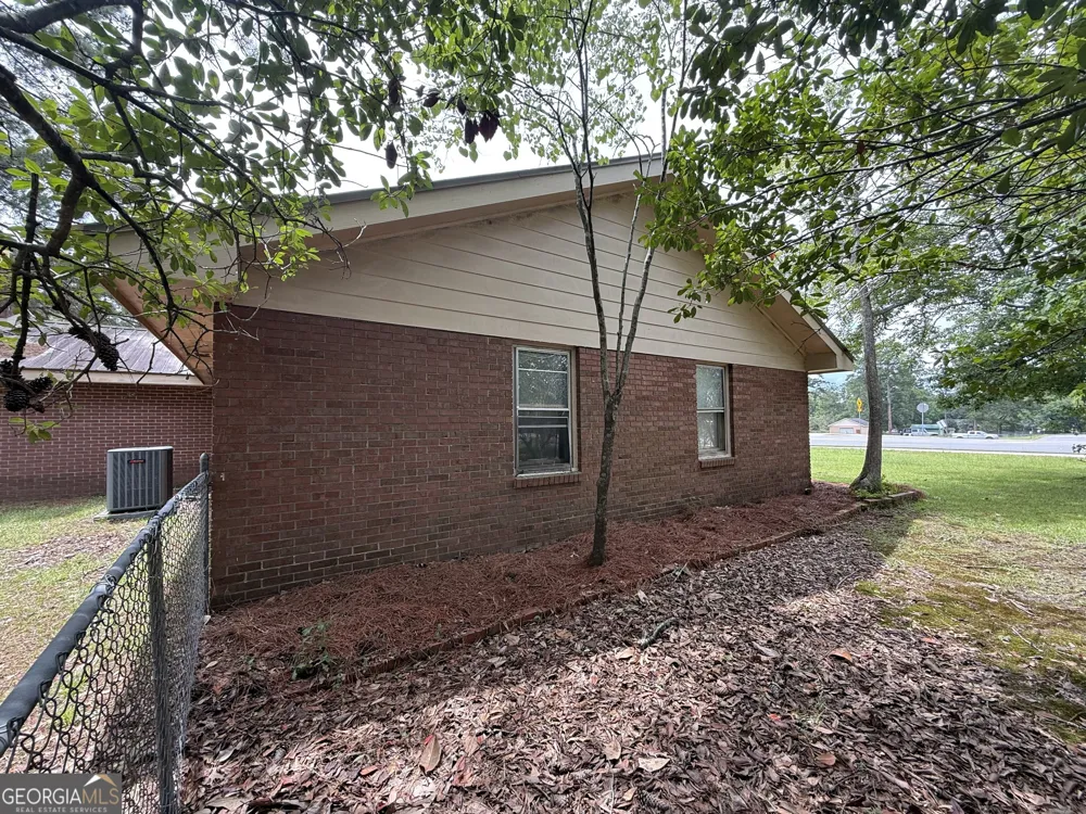 602 Hillcrest PKWY Dublin, GA 31021