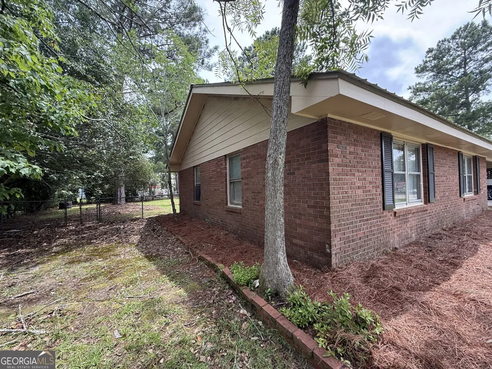 602 Hillcrest PKWY Dublin, GA 31021