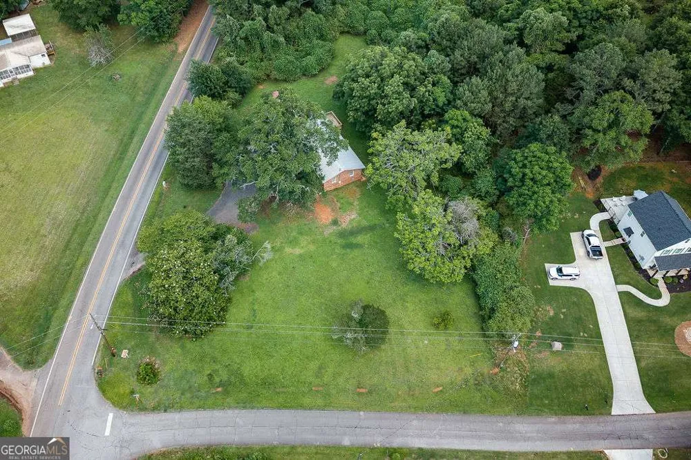 391 Gober RD Bishop, GA 30621