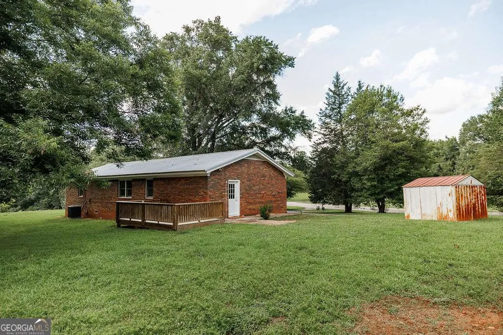 391 Gober RD Bishop, GA 30621