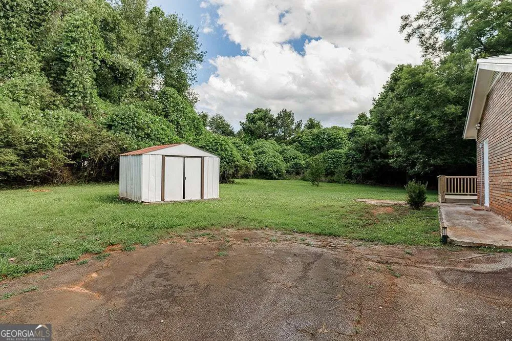 391 Gober RD Bishop, GA 30621