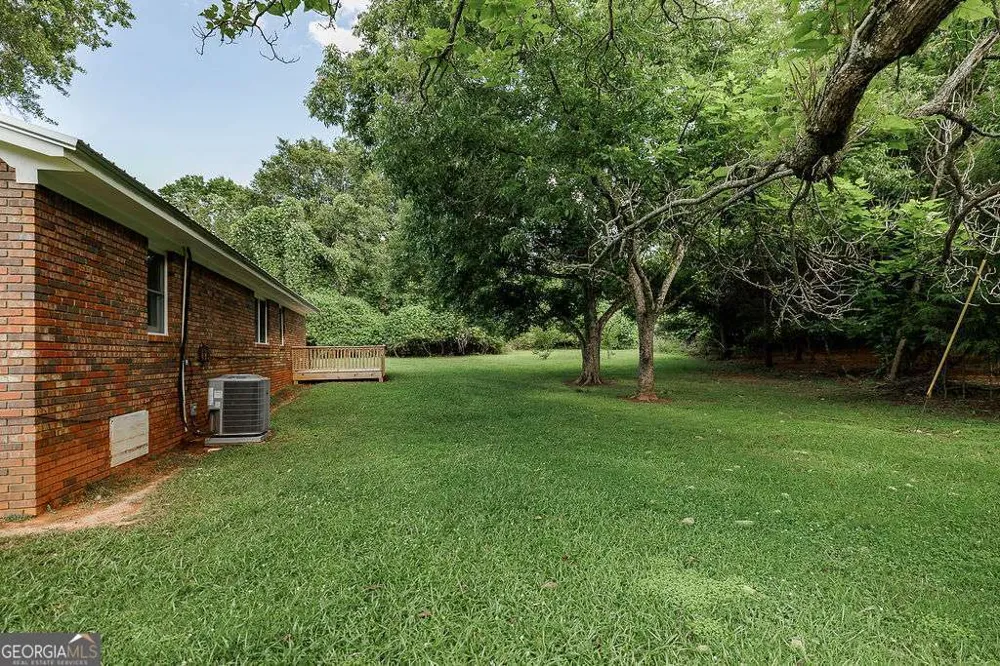 391 Gober RD Bishop, GA 30621