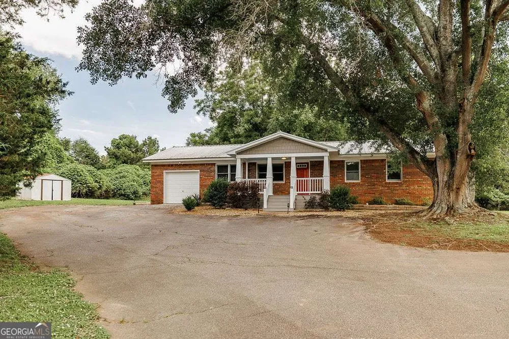 391 Gober RD Bishop, GA 30621